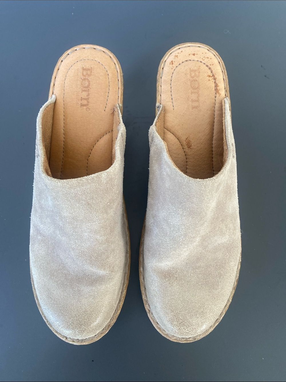 Born Taupe Suede Wedge Clogs Sz 10 Boho Cottage Western Coastal Casual Versatile - Picture 12 of 15